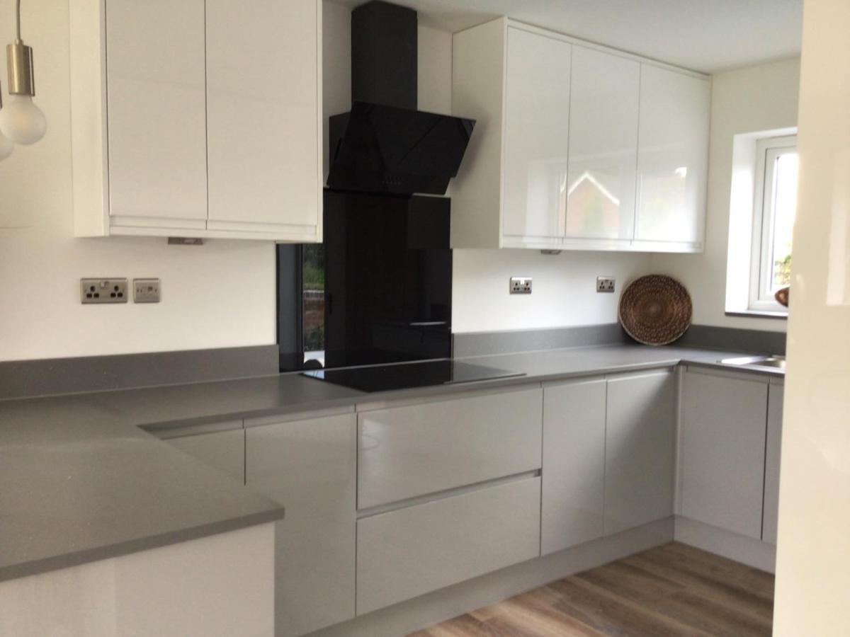 Villa Luxurious 3 Bedroom House Now With Full Fibre Internet Shangri La In Village Of Alfrick With Driveway Parking For 3 Cars In An Area Of Outstanding Natural Beauty, Superb Walking,close To Worcester, Malvern Showground, Theatre, Malvern Hills, Dogs Wel *