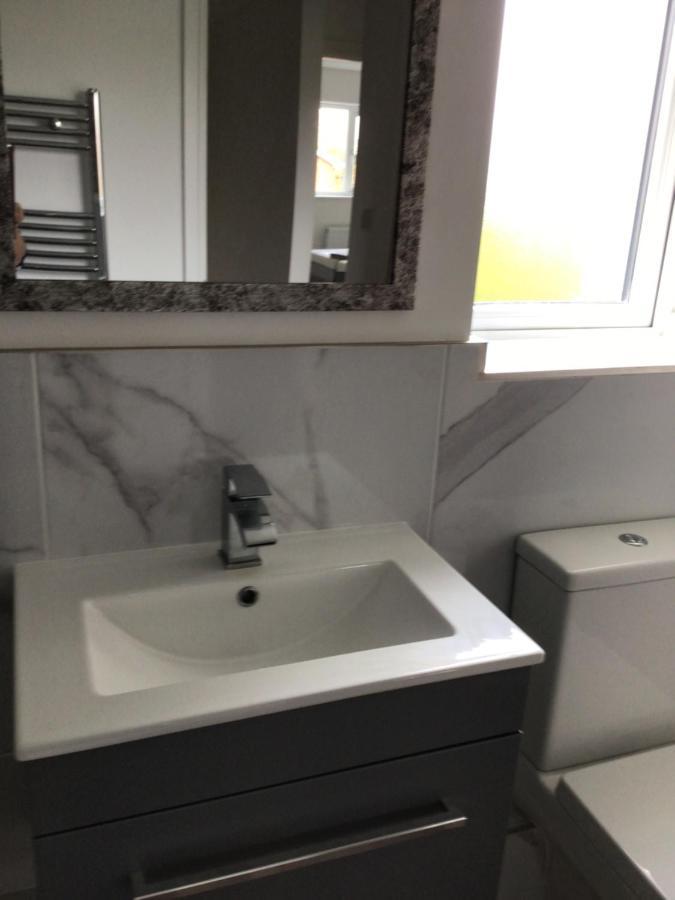 Villa Luxurious 3 Bedroom House Now With Full Fibre Internet Shangri La In Village Of Alfrick With Driveway Parking For 3 Cars In An Area Of Outstanding Natural Beauty, Superb Walking,close To Worcester, Malvern Showground, Theatre, Malvern Hills, Dogs Wel Worcester